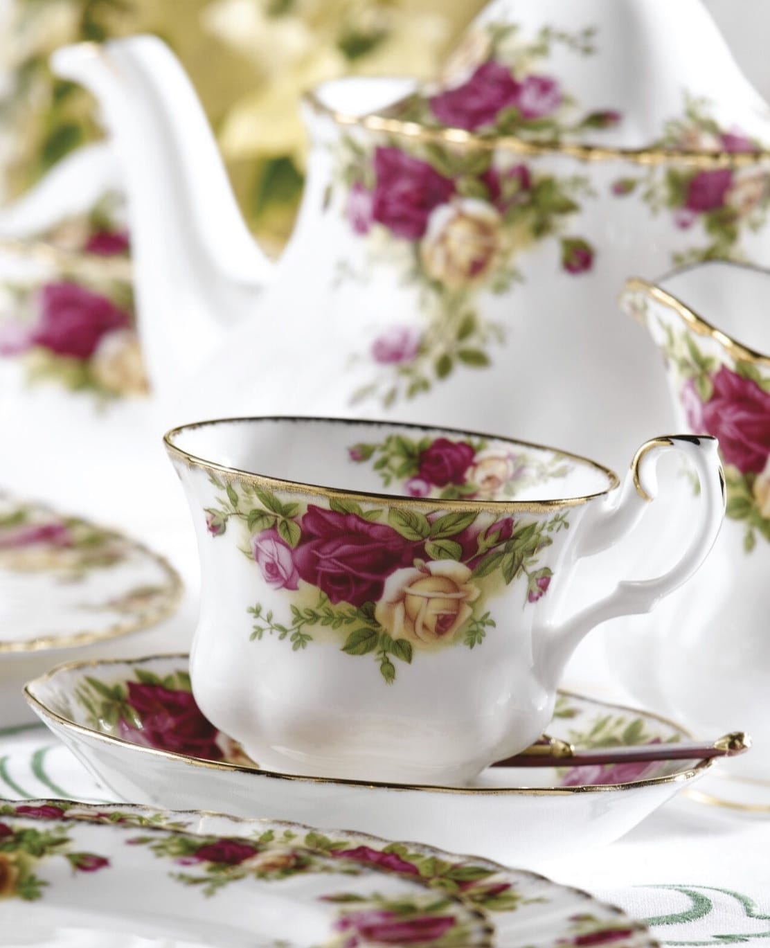 Пополнение коллекции посуды «Розы Старой Англии» от бренда Royal Albert